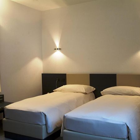 Hotel San Lorenzo Chiavenna Exteriör bild